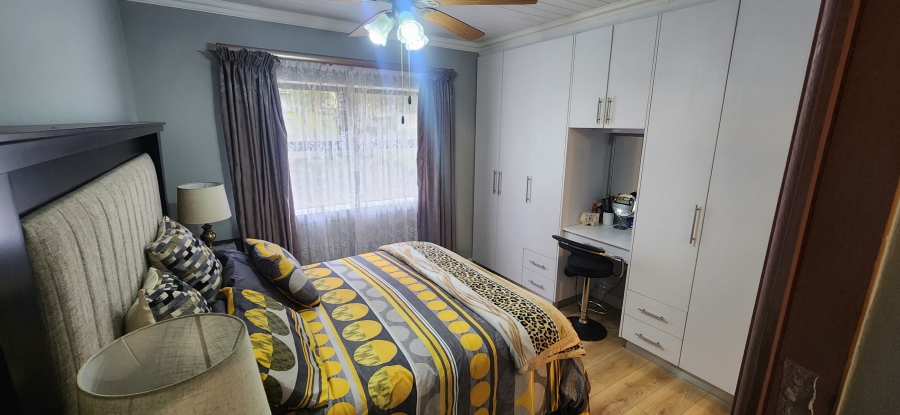 6 Bedroom Property for Sale in Dana Bay Western Cape